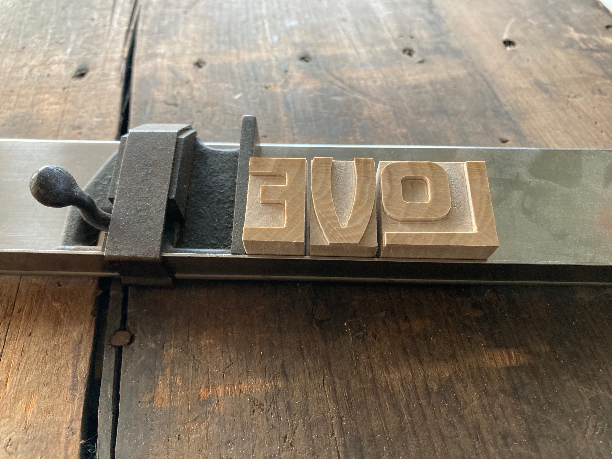 'Monpassie' letterpress woodtype typeface