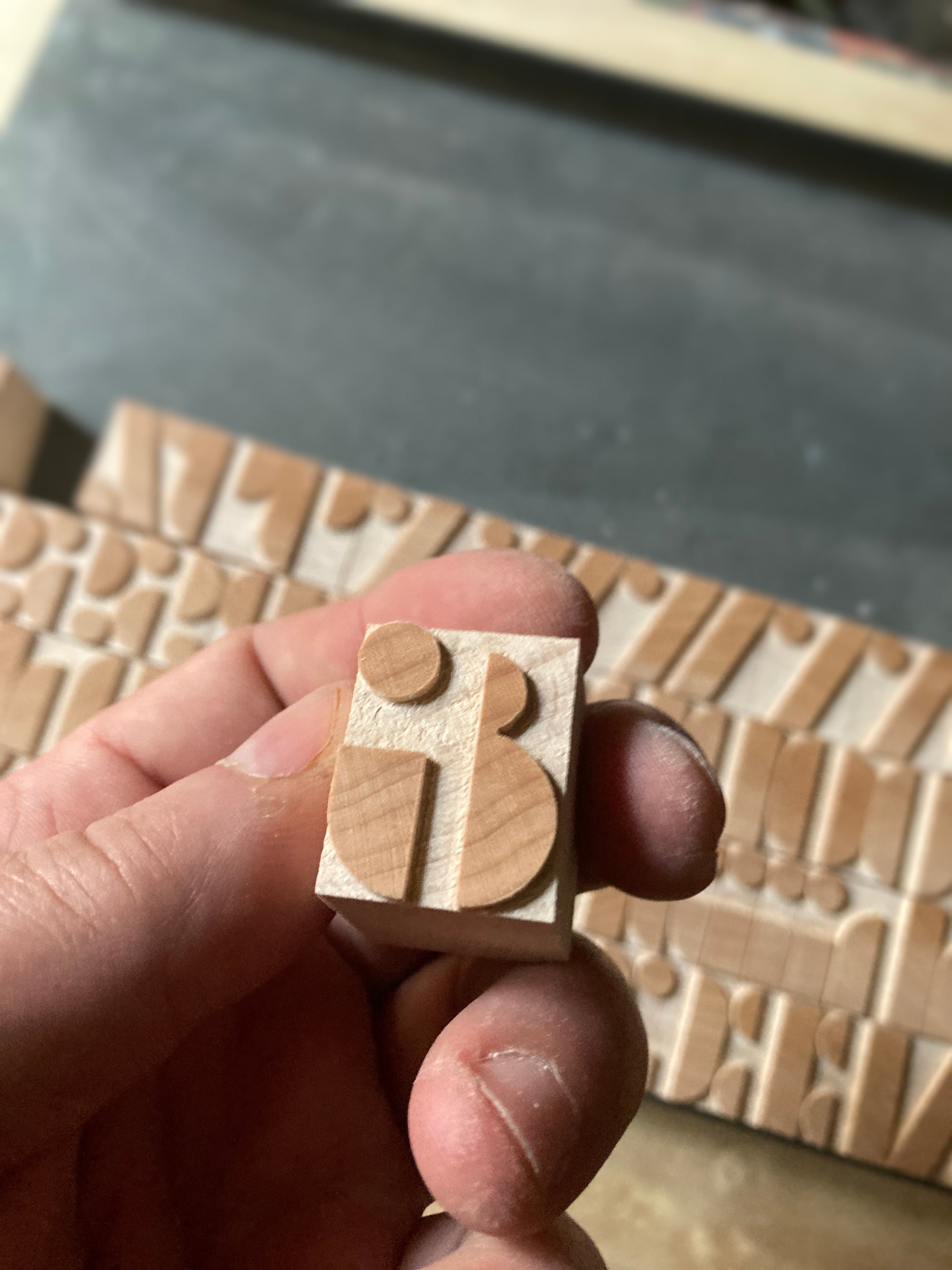 'Mogerhanger' modular stencil letterpress woodtype typeface