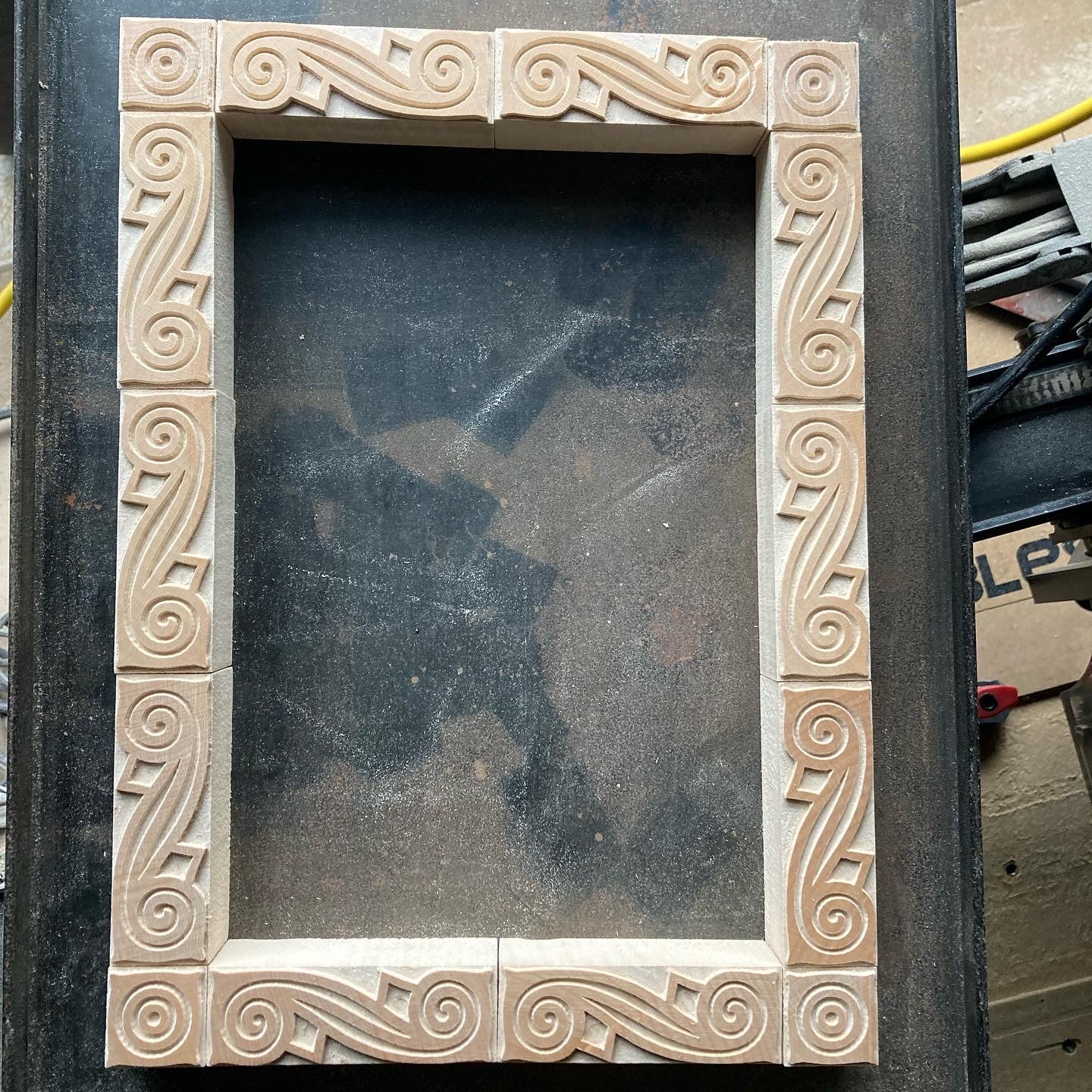 'DeLittle Quick' ornament/border