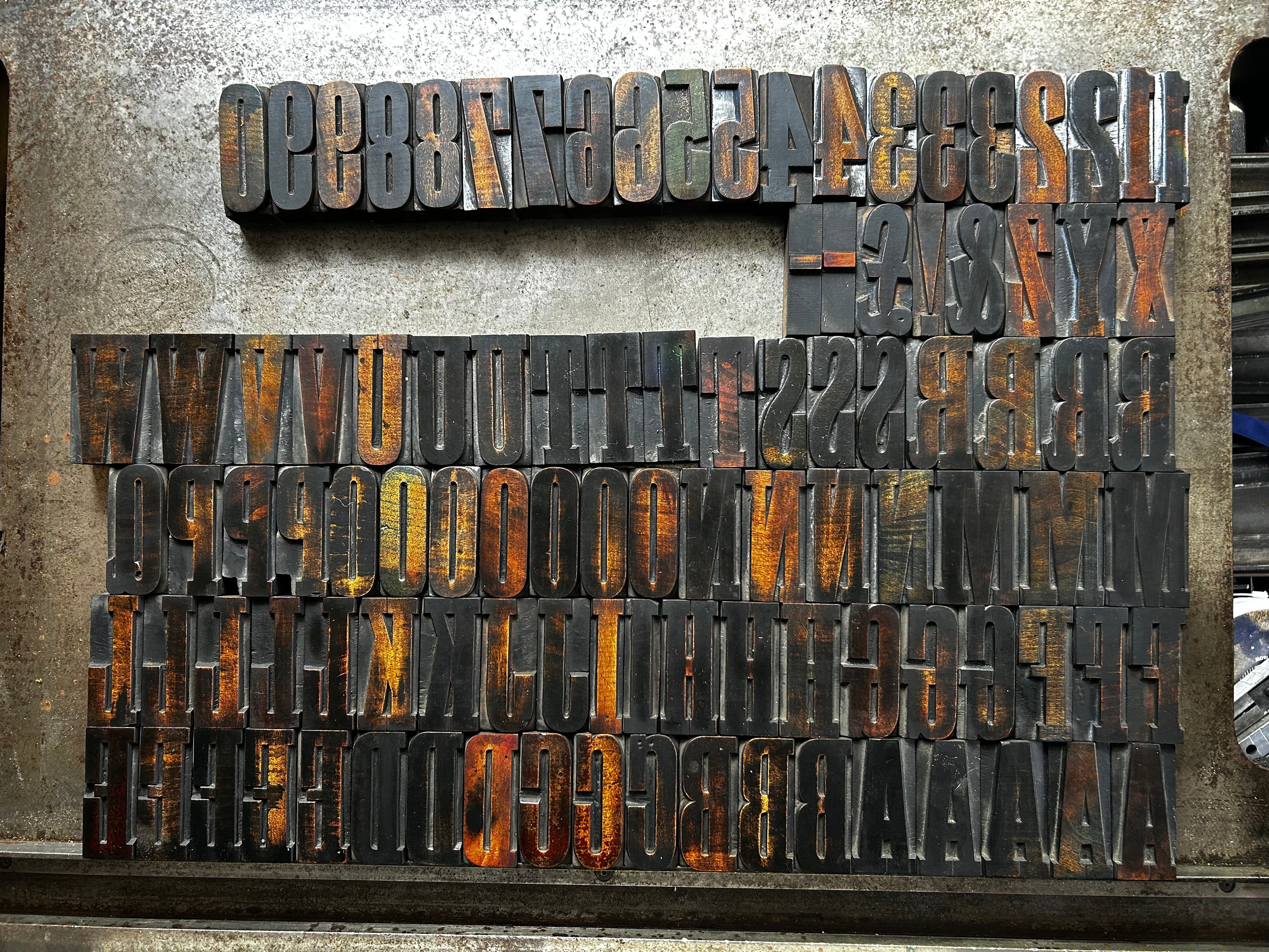 Vintage Condensed Slab Serif 16 line (67.7mm) 5A typeface