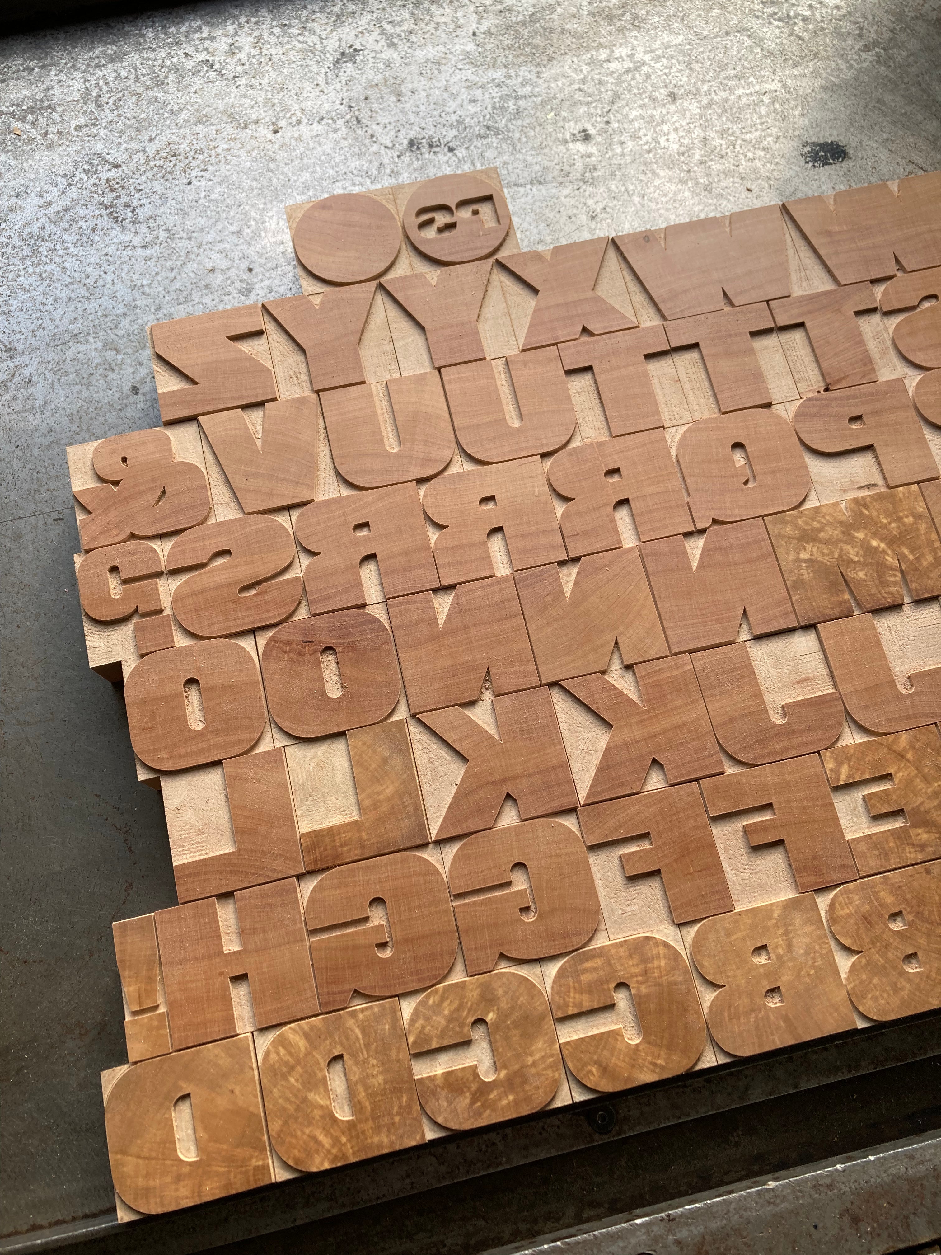 'Meuse' letterpress woodtype typeface