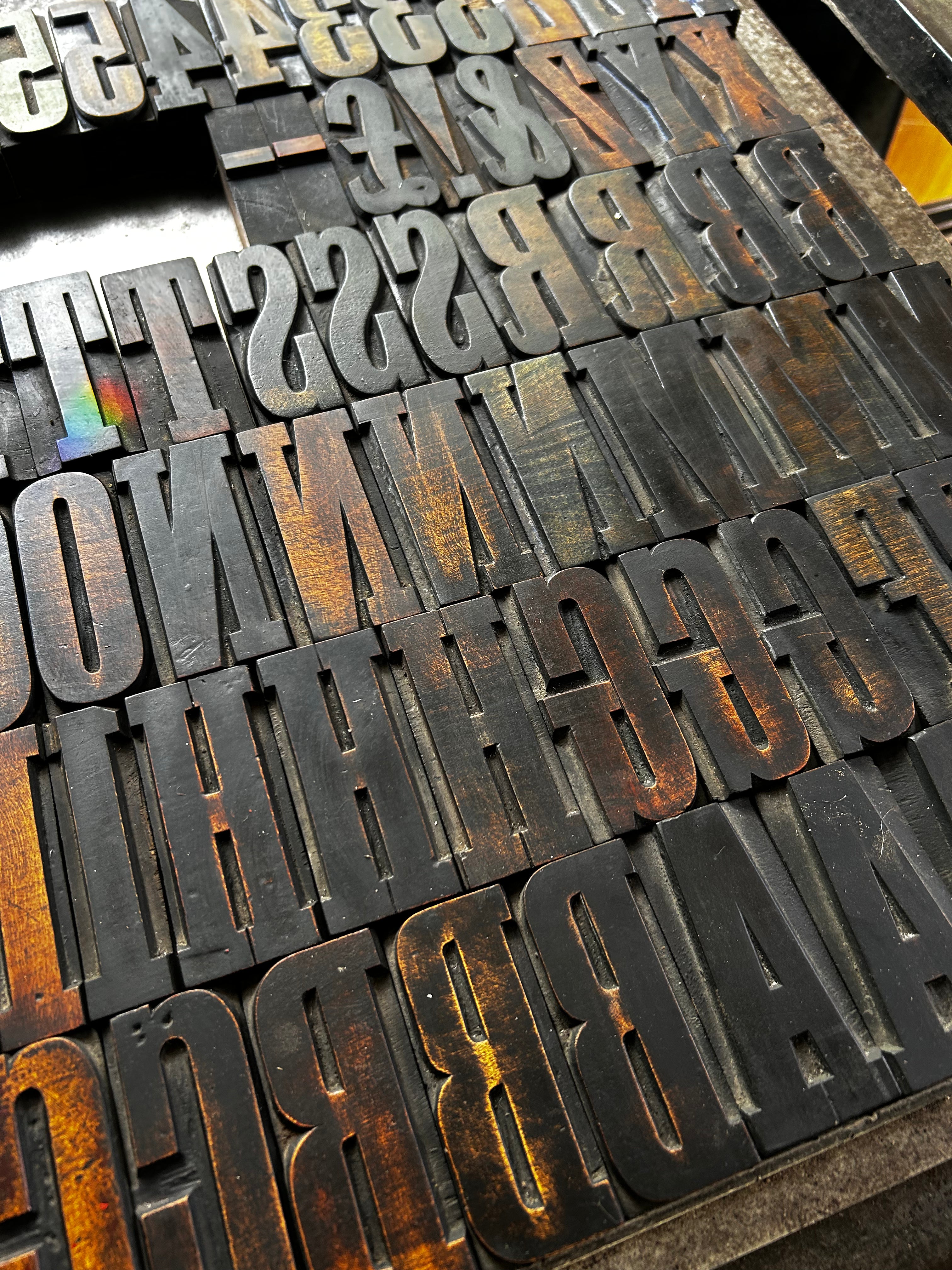 Vintage Condensed Slab Serif 16 line (67.7mm) 5A typeface