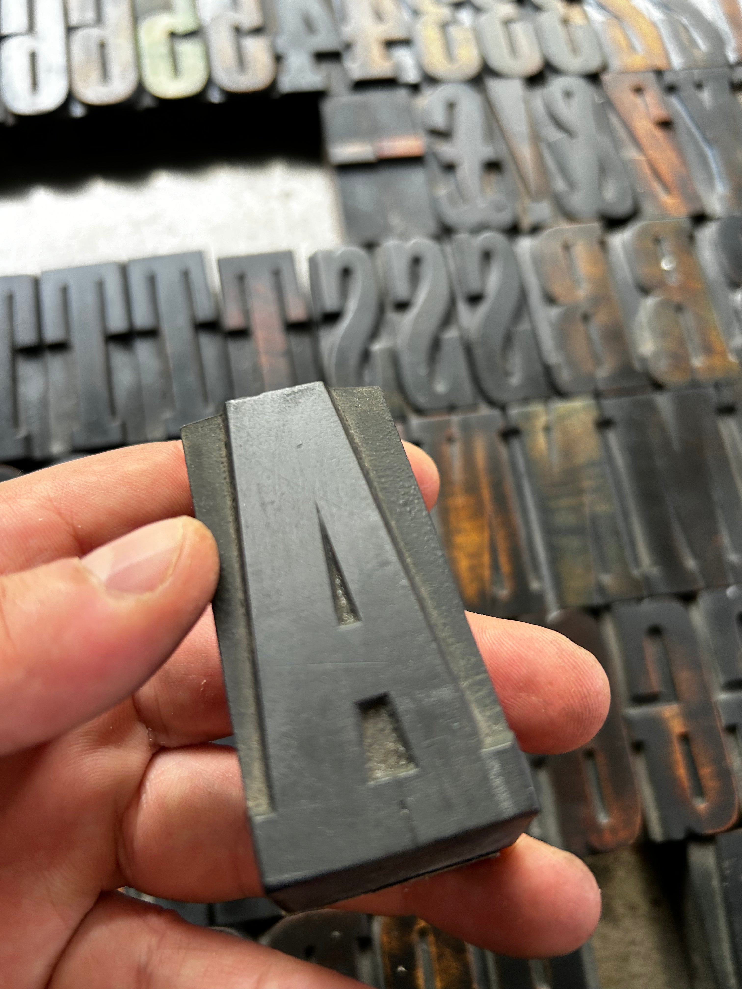 Vintage Condensed Slab Serif 16 line (67.7mm) 5A typeface