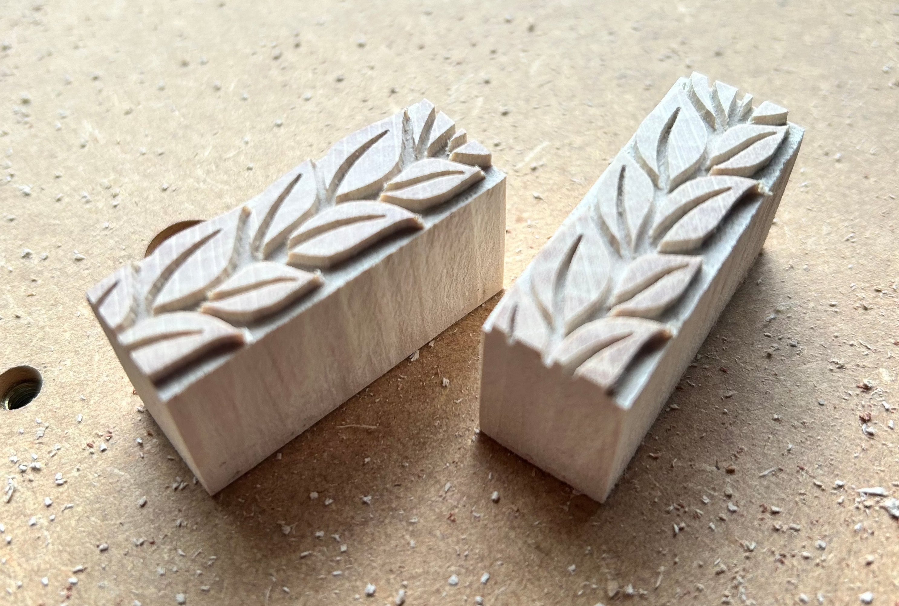 Leaves 4 line Border