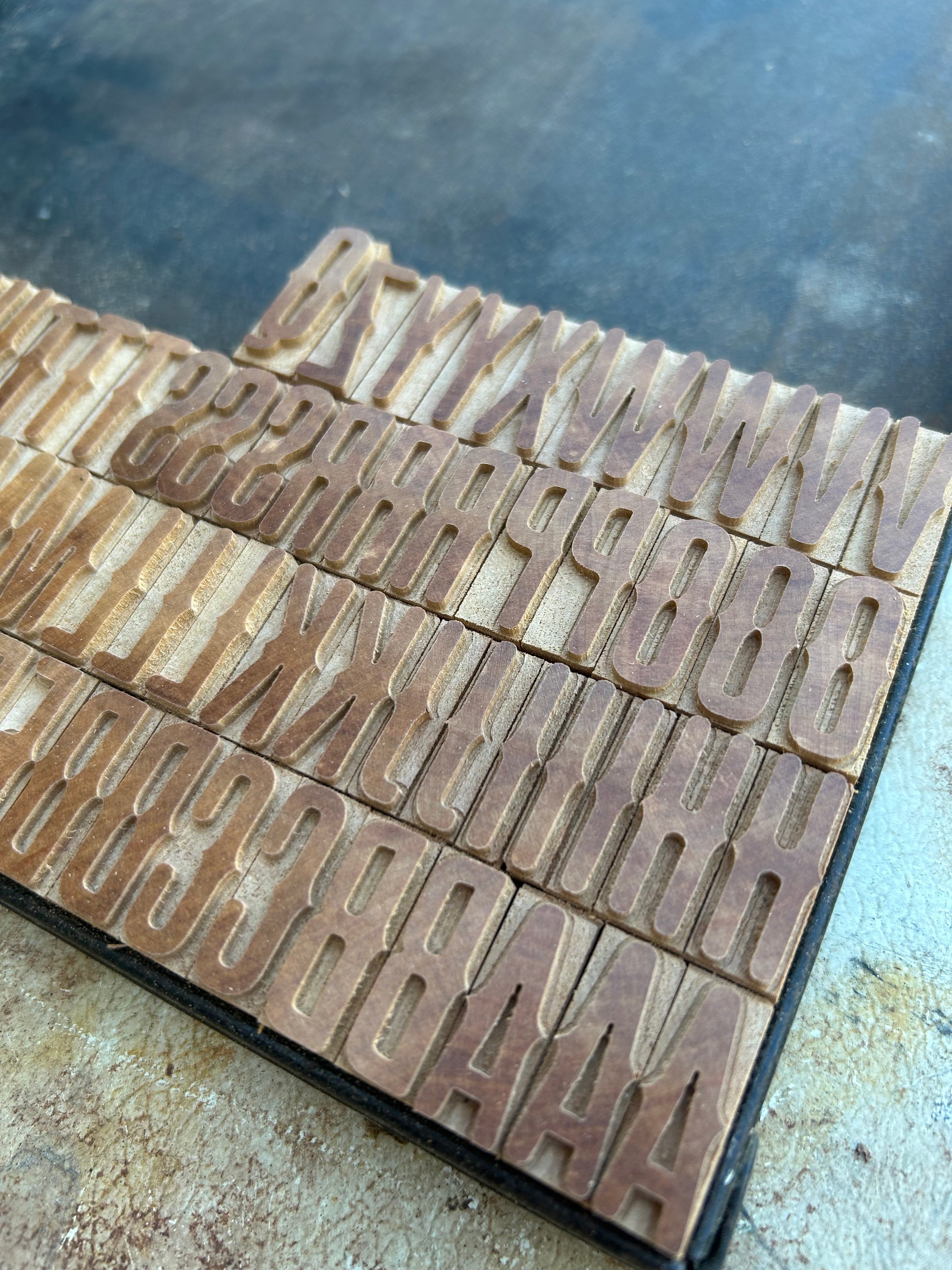 'Tilsworth Spur' letterpress woodtype typeface