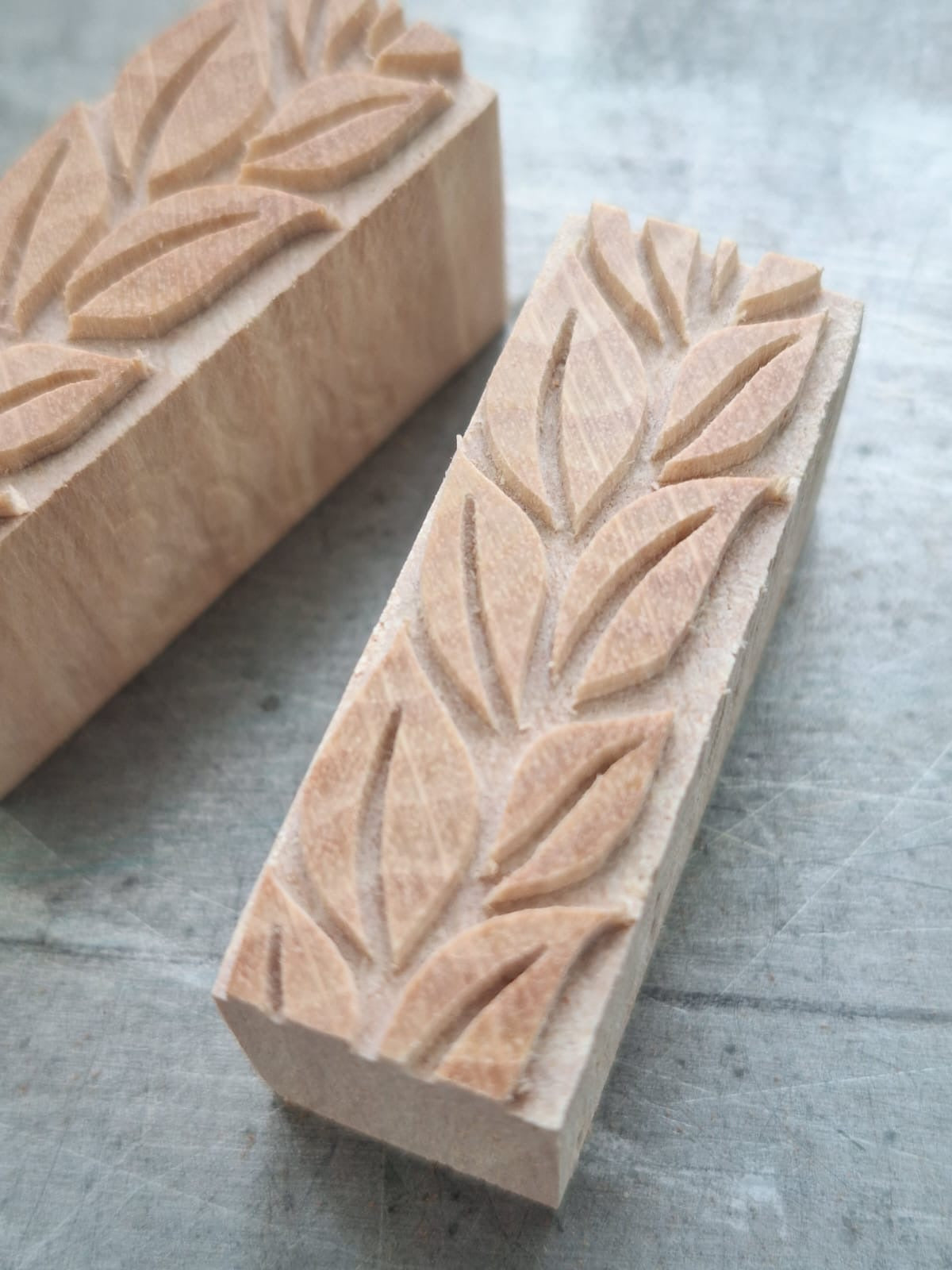 Leaves 4 line Border