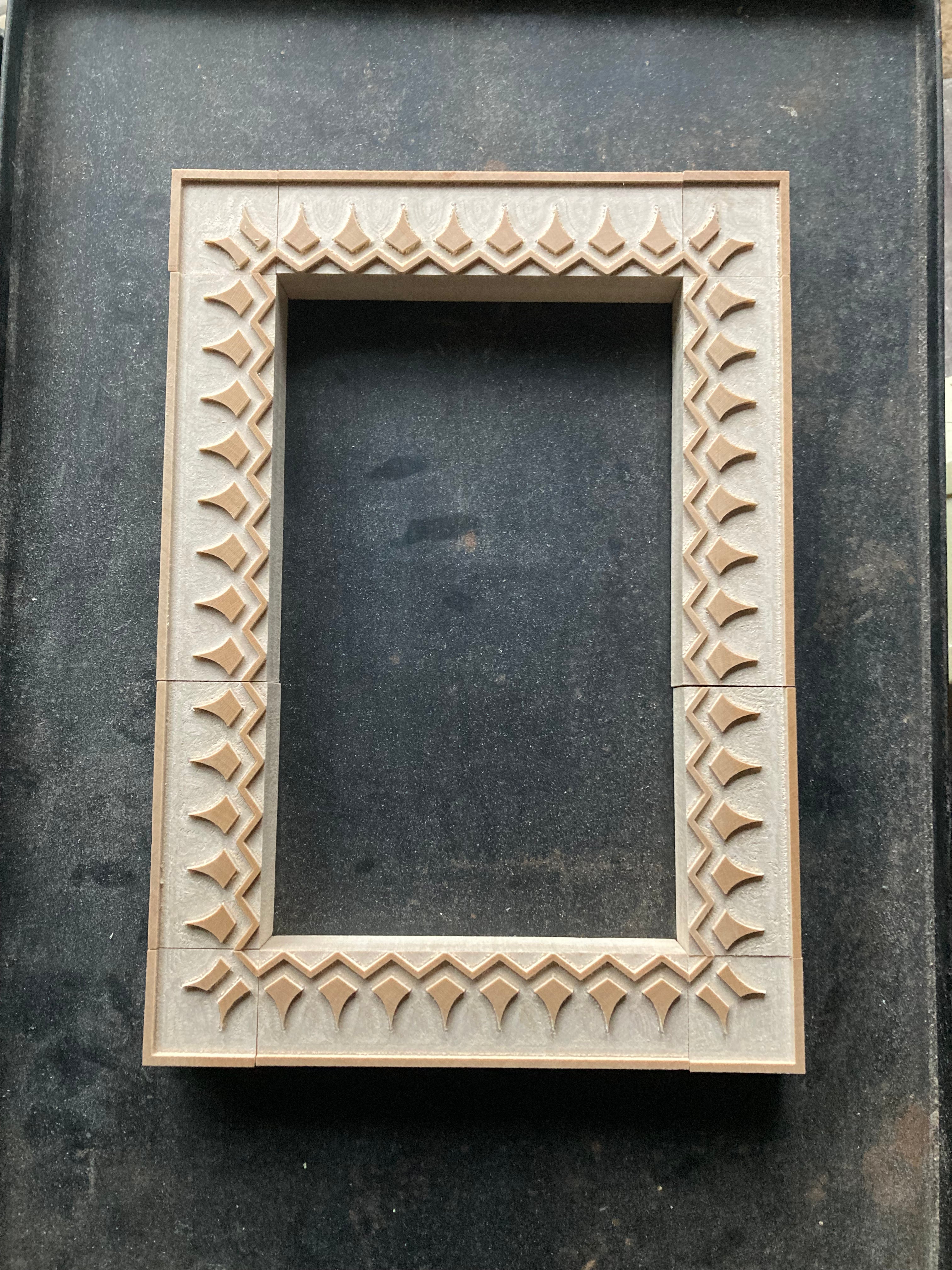 Day & Collins 8 line Chromatic/2 colour Border