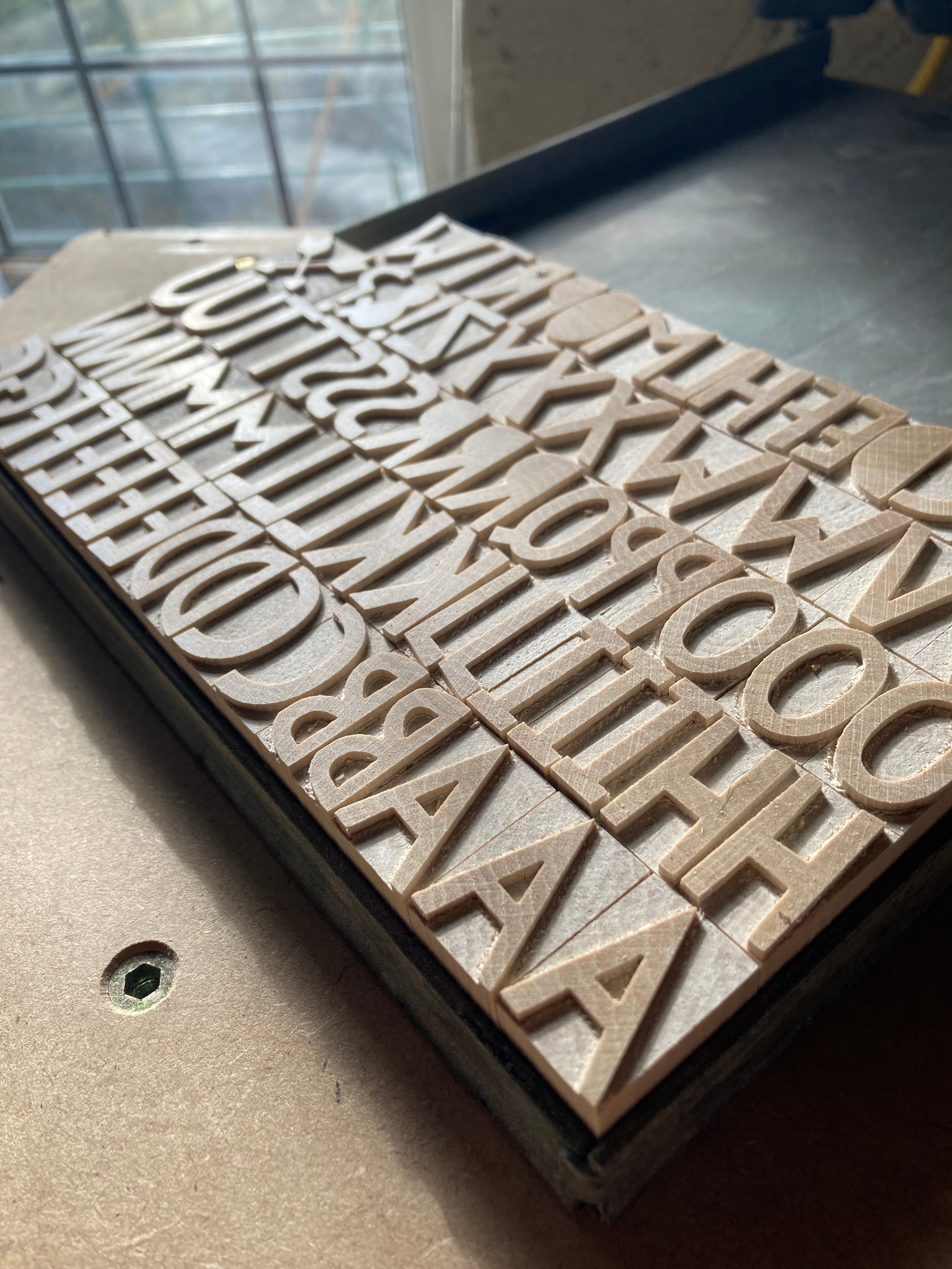 'Papercute' letterpress woodtype typeface