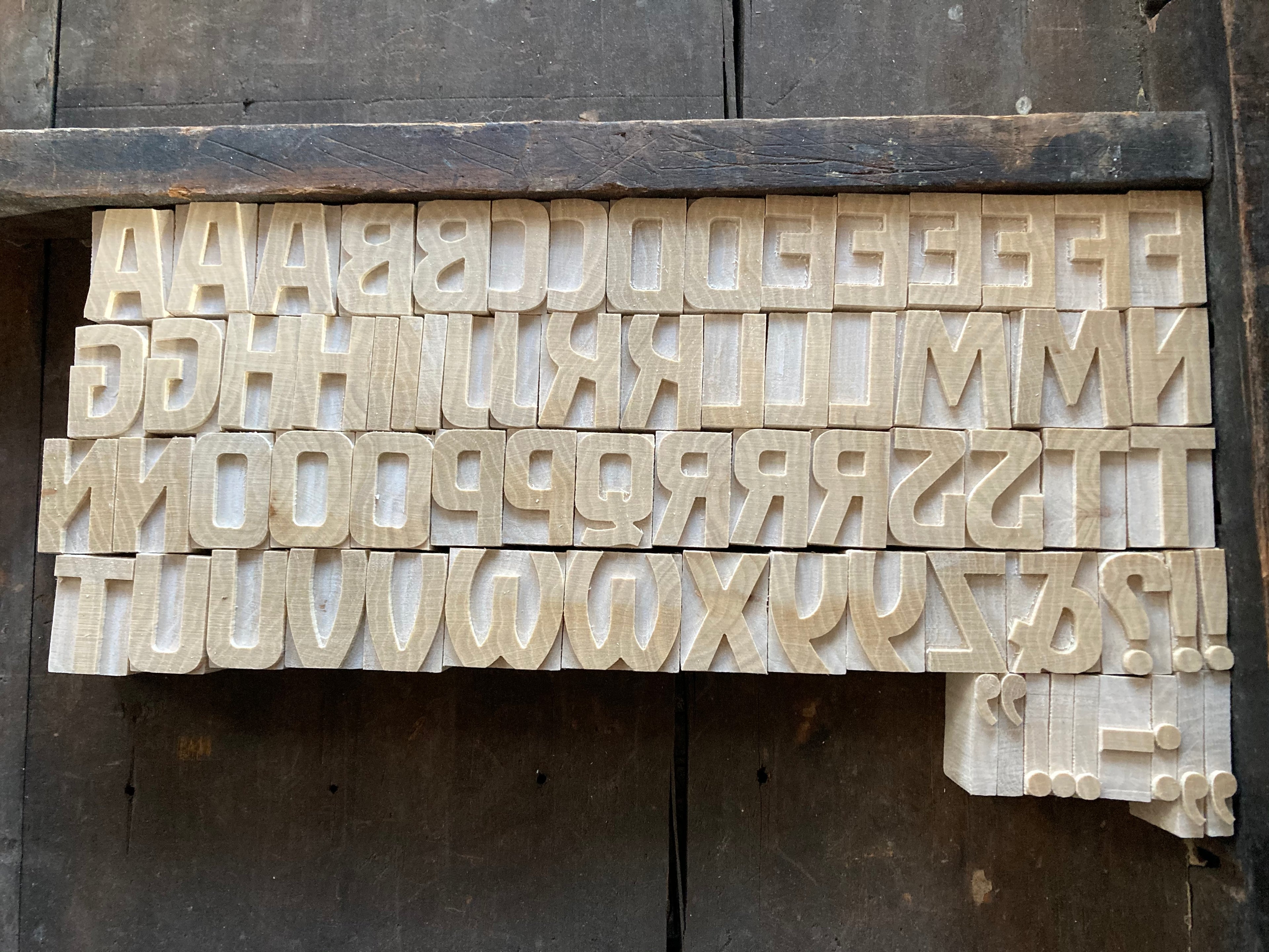 'Monpassie' letterpress woodtype typeface